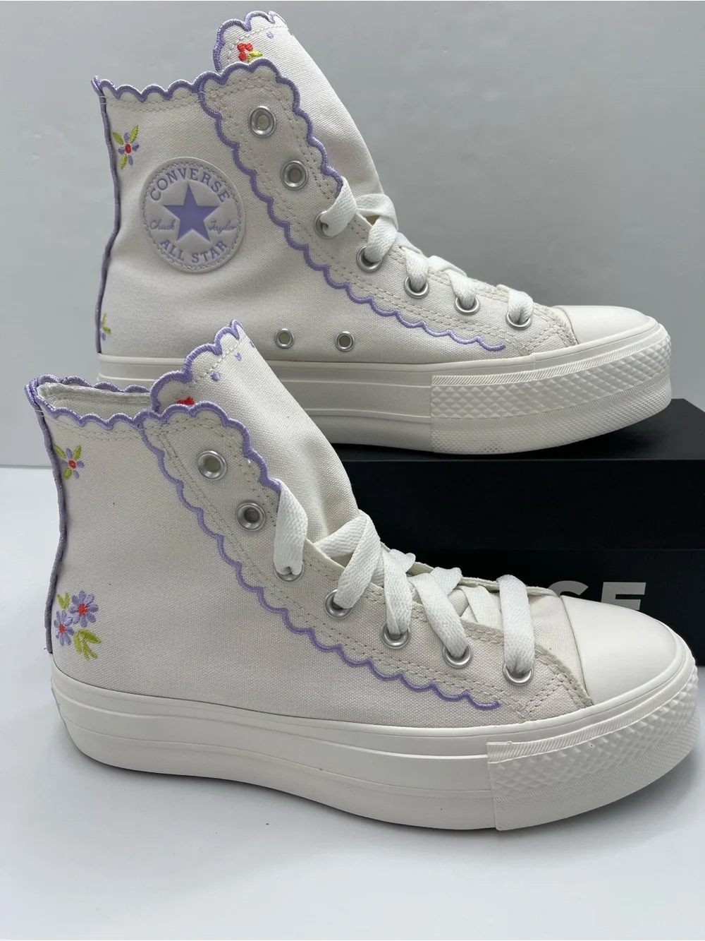 Converse CTAS LIFT HI VINTAGE WHITE/VIOLET HEAT Platform Sneakers Lavender Trim
